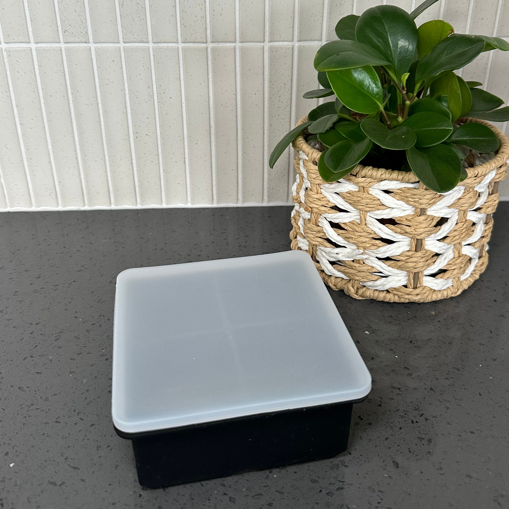 non spill ice tray 